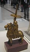 Chandelier, femme a cheval (Bronze, v 1150)(4)